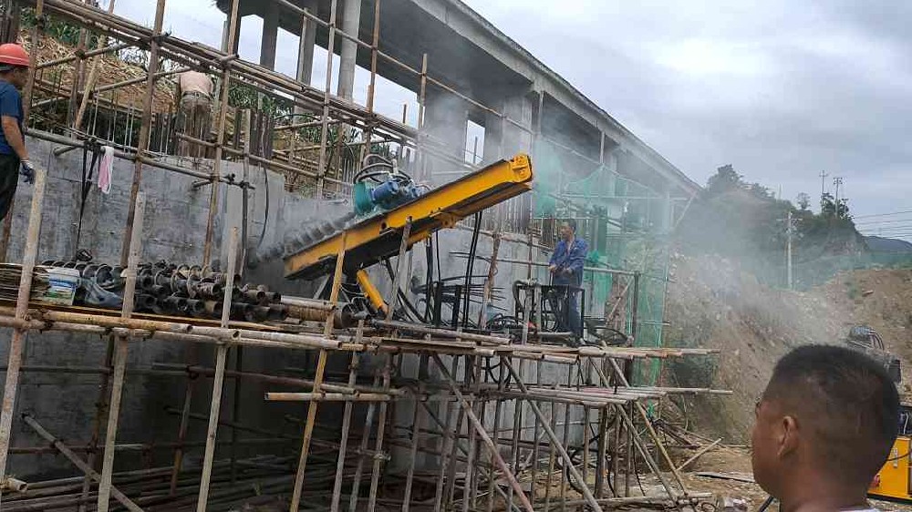 分體錨固鉆機(jī)：現(xiàn)代隧道支護(hù)工程的核心裝備